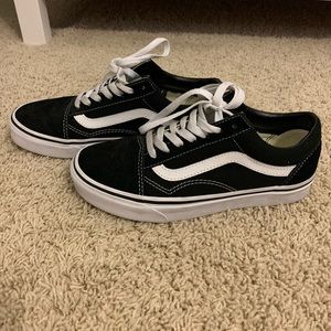 Black Old Skool Vans (Women’s Size 7)